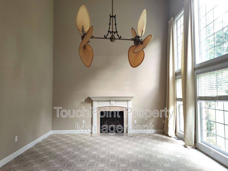 House for rent at 204 Limerick Dr, Matthews, NC 28104