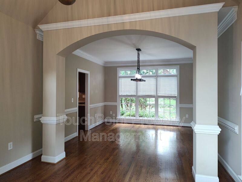 House for rent at 204 Limerick Dr, Matthews, NC 28104