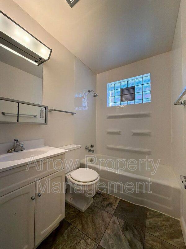 Apartment for rent at 2002 Washington St, Lincoln, NE 68502