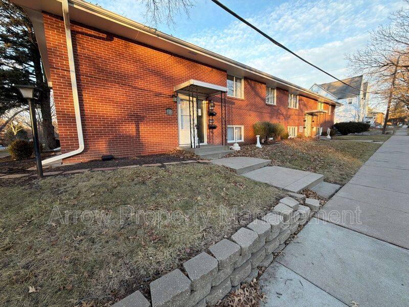 Apartment for rent at 2002 Washington St, Lincoln, NE 68502