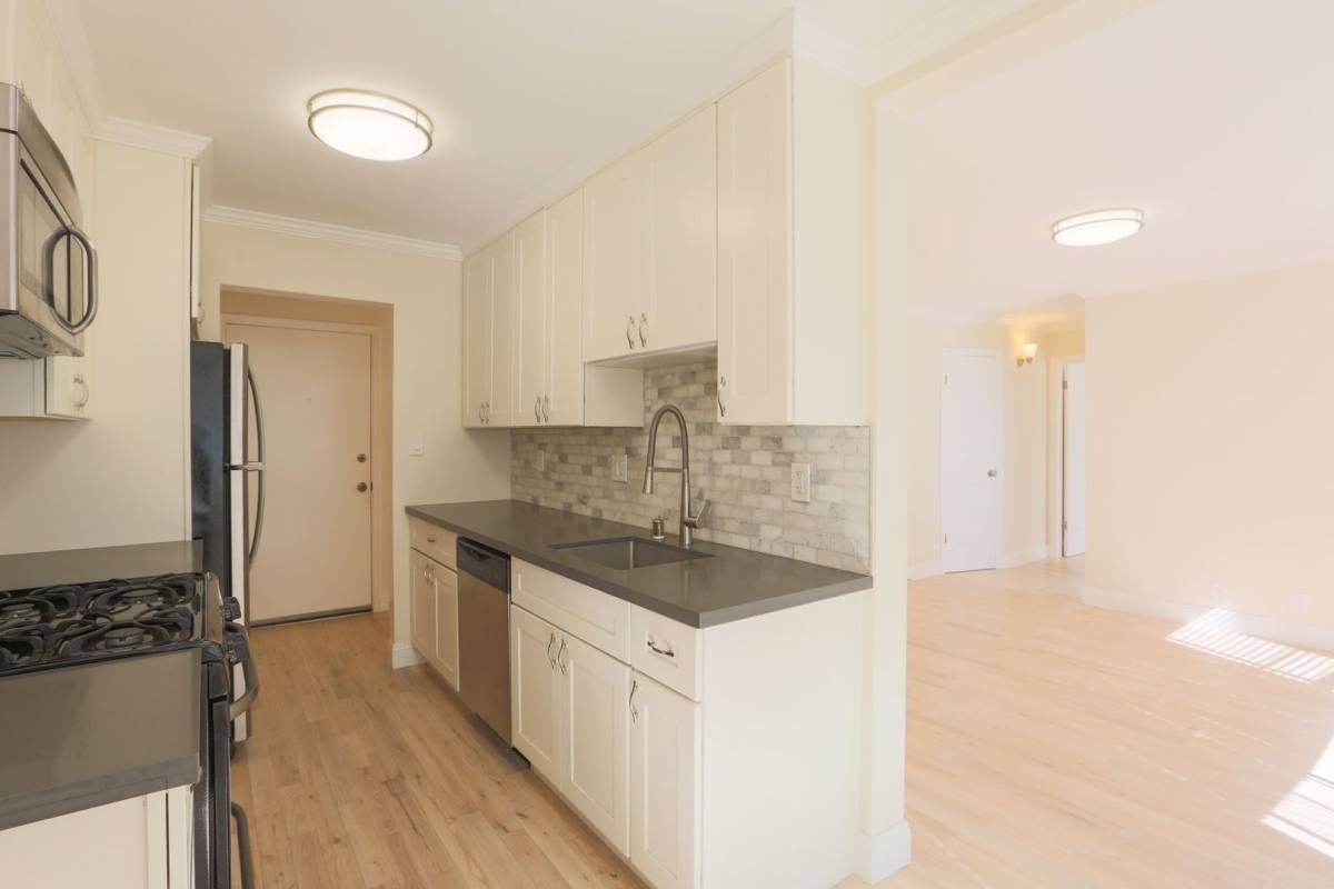 Apartment for rent at 400 Orange, Oakland, CA 94610