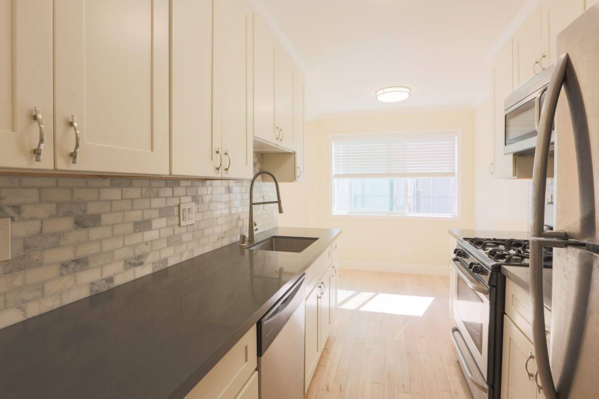 Apartment for rent at 400 Orange, Oakland, CA 94610