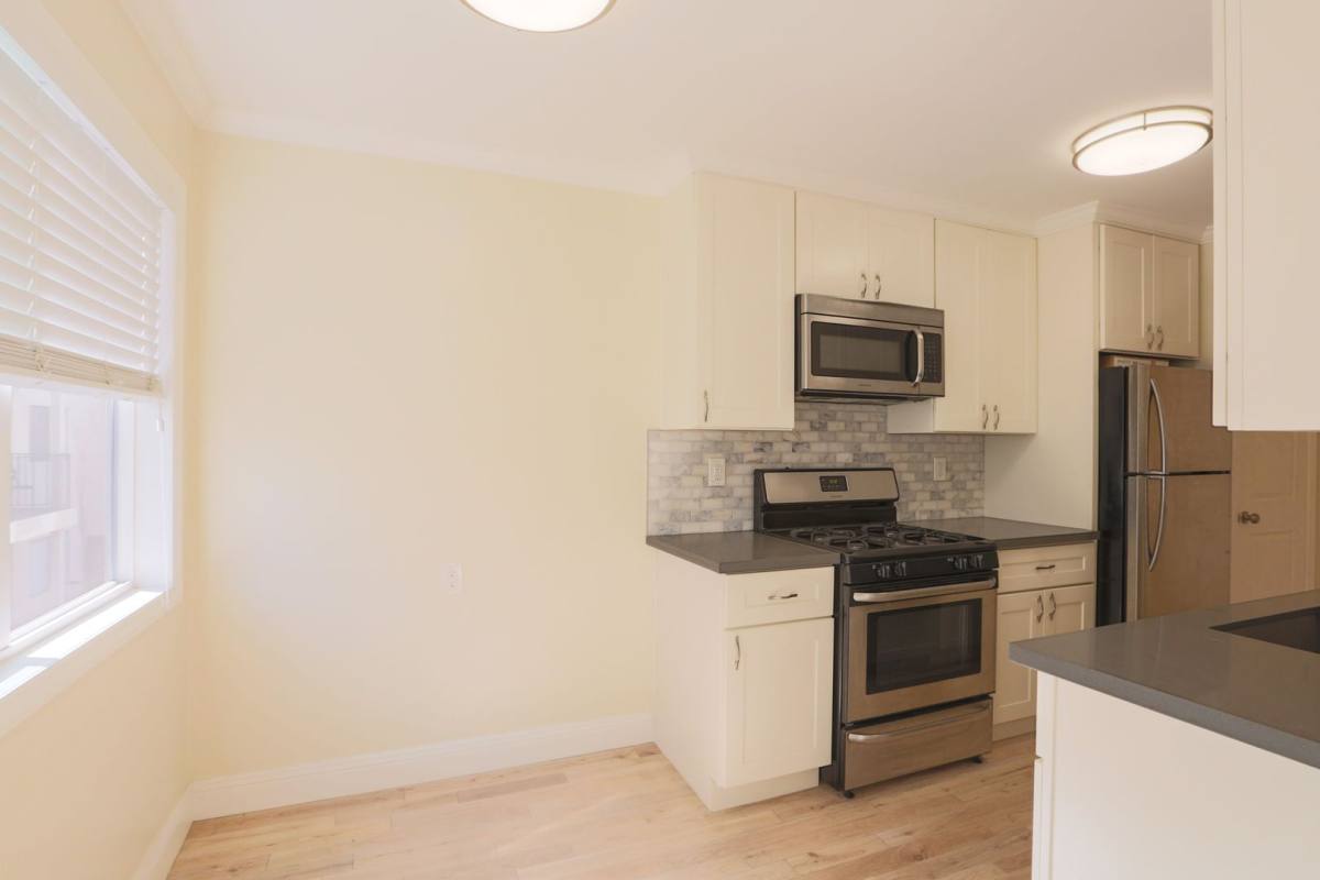 Apartment for rent at 400 Orange, Oakland, CA 94610
