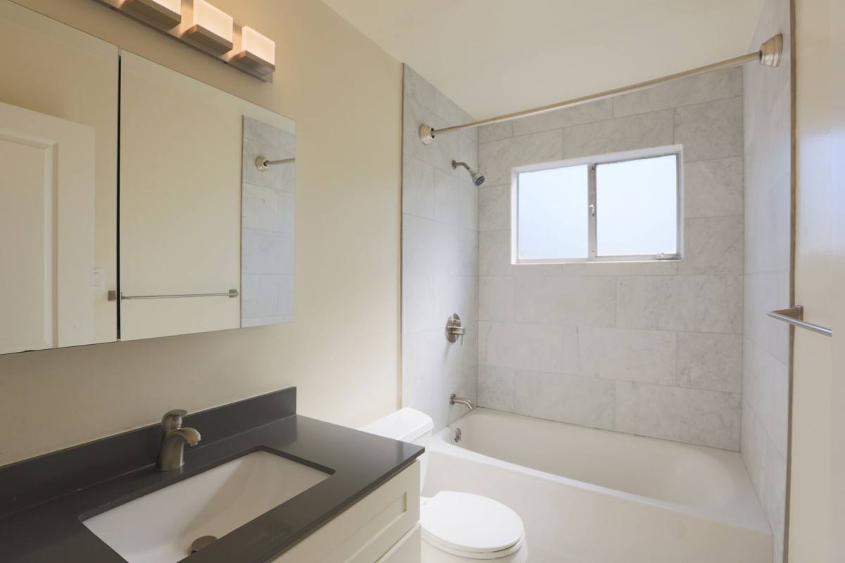 Apartment for rent at 400 Orange, Oakland, CA 94610