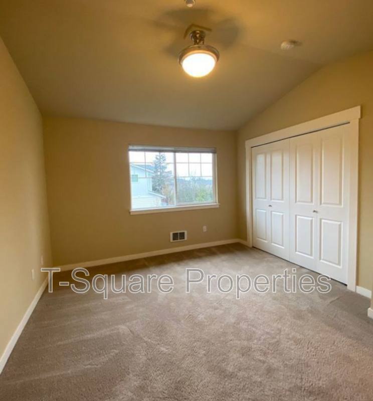 Townhouse for rent at 14924 41st Ave SE #E104, Bothell, WA 98012