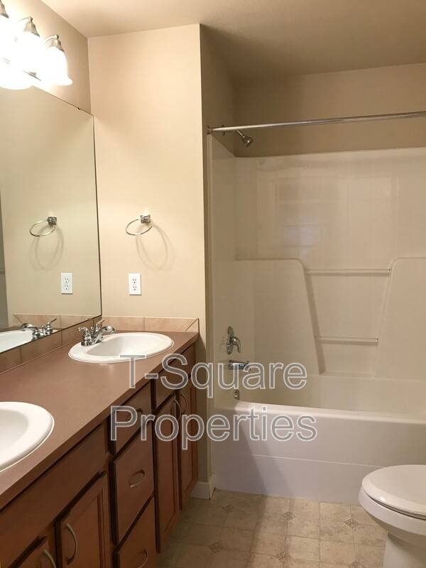 Townhouse for rent at 14924 41st Ave SE #E104, Bothell, WA 98012