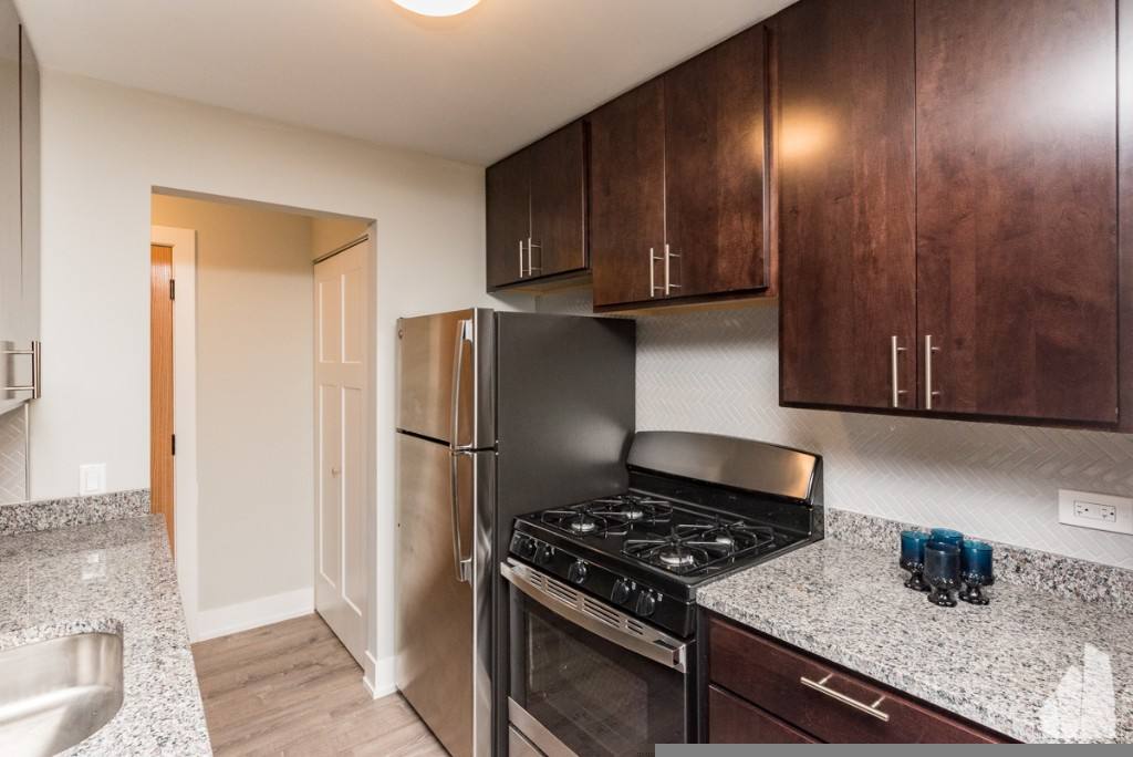 Apartment for rent at 530 W Surf, Chicago, IL 60657