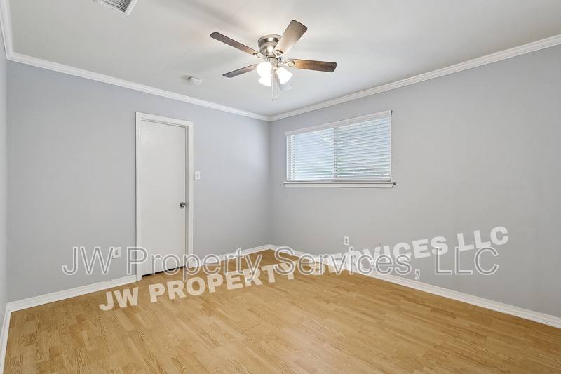 House for rent at 3228 Lake Trail Dr, Metairie, LA 70003