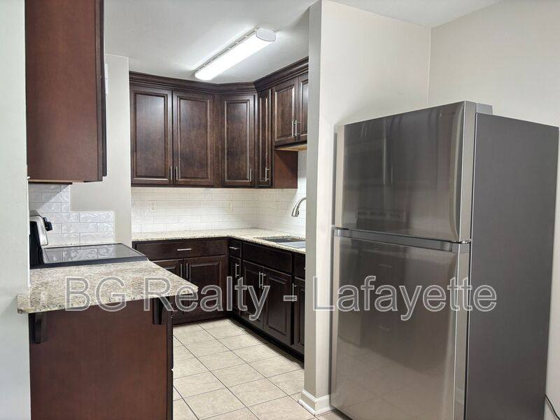 Apartment for rent at 201 S College #101, Lafayette, LA 70506