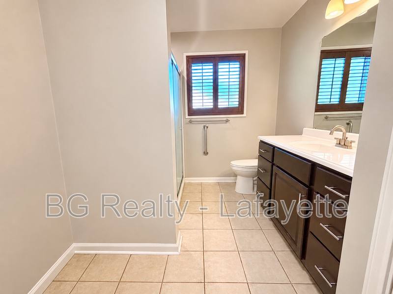 Apartment for rent at 201 S College #101, Lafayette, LA 70506