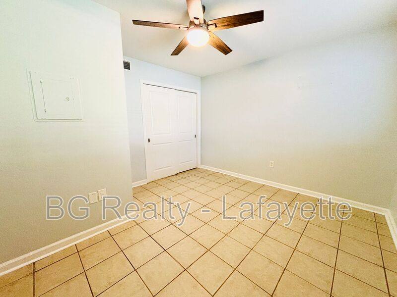Apartment for rent at 201 S College #101, Lafayette, LA 70506