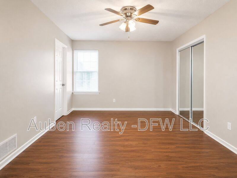House for rent at 1915 Spindletop Dr, Duncanville, TX 75137