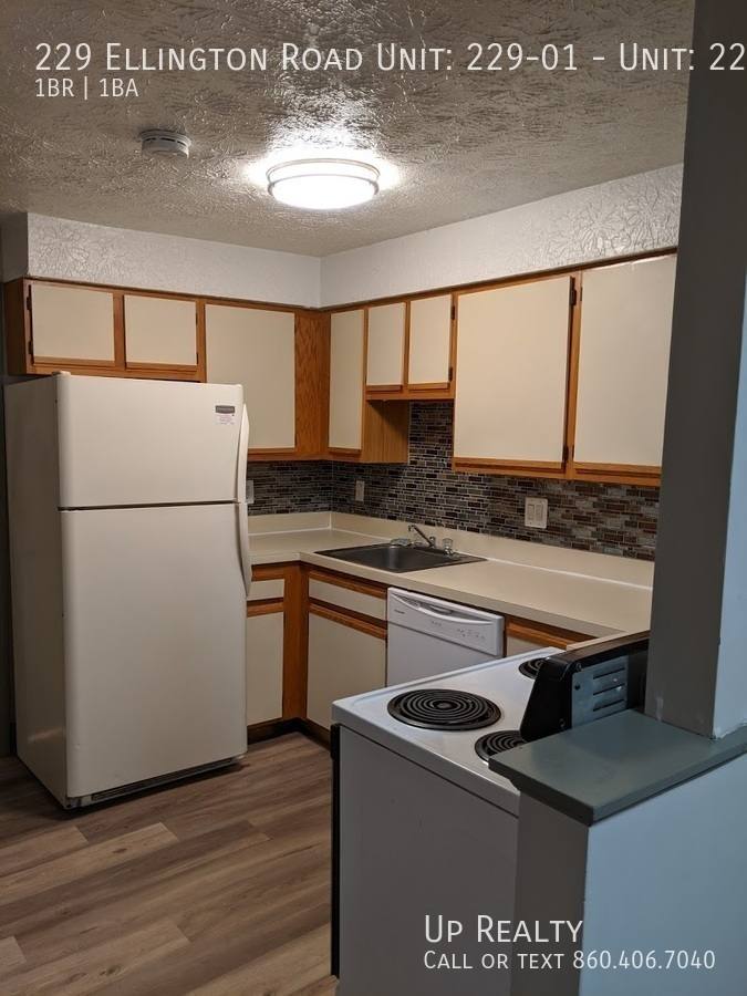 Apartment for rent at 229 Ellington Rd, East Hartford, CT 06108