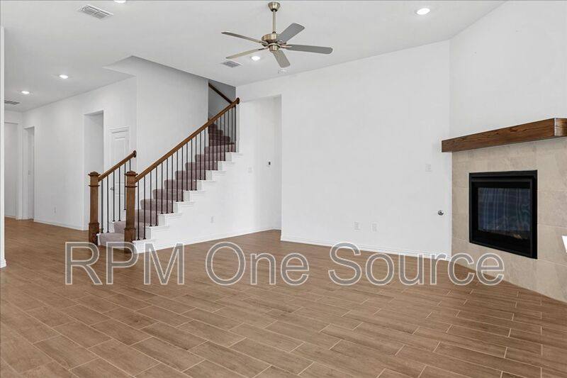 House for rent at 812 Morwenna Rd, McKinney, TX 75069