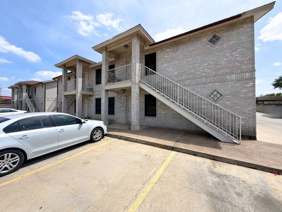 Apartment for rent at 513 Shiloh, Laredo, TX 78041