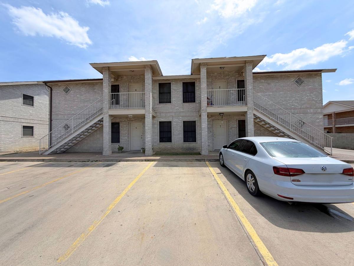 Apartment for rent at 513 Shiloh, Laredo, TX 78041