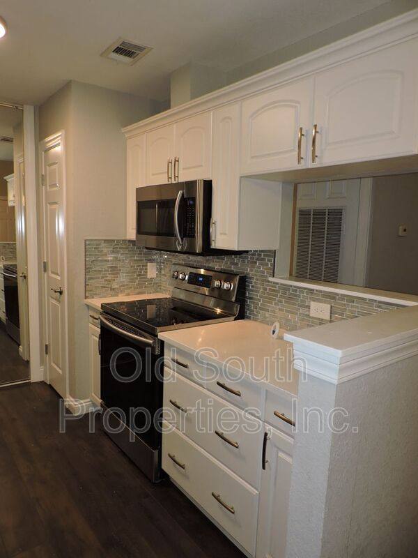 Condo for rent at 2299 Scenic Highway L-6, Pensacola, FL 32503