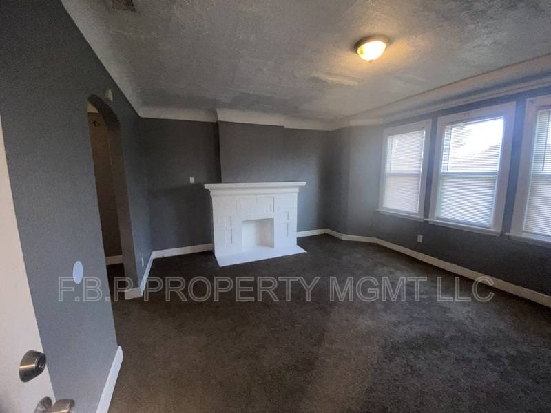 Apartment for rent at 3831 Waverly St #2, Detroit, MI 48238