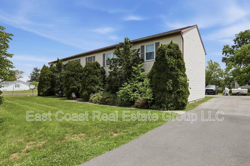 Apartment for rent at 427 N Western Ave, Martinsburg, WV 25404