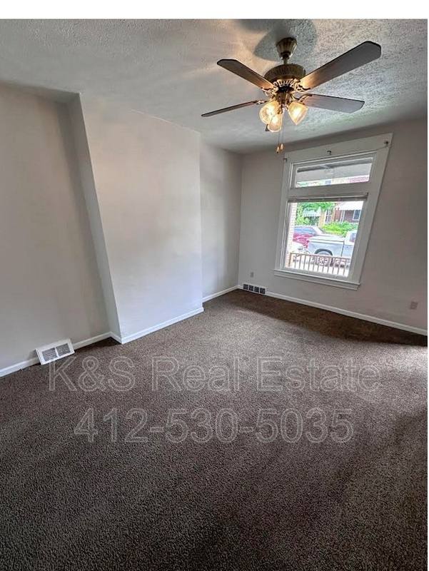 Townhouse for rent at 519 Marwood Ave, McKees Rocks, PA 15136