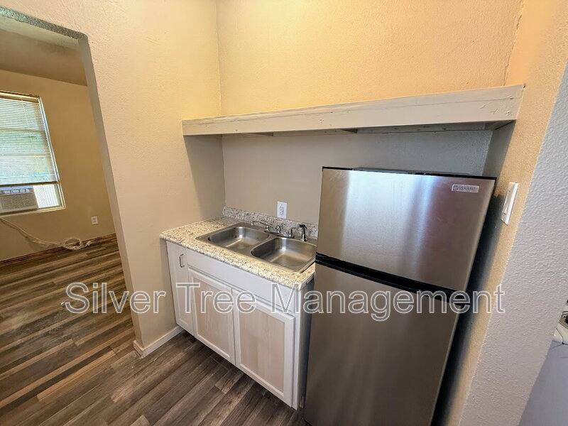 House for rent at 260 Lark Meadow Dr #D, Bridgeport, TX 76426