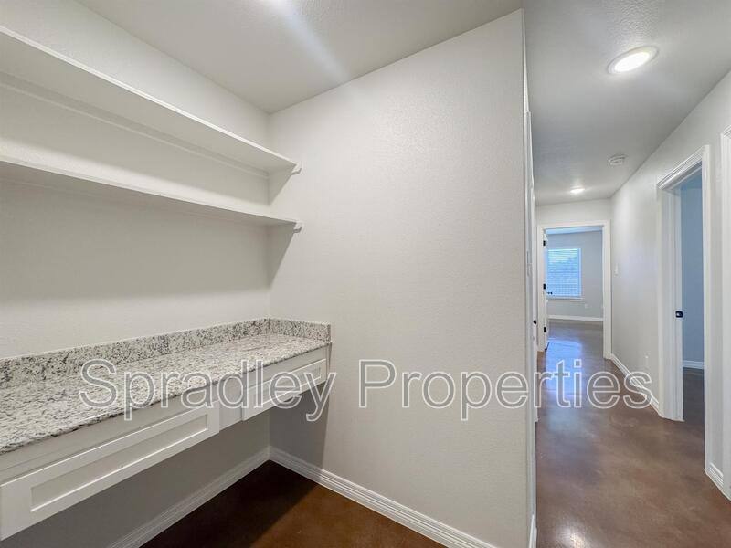 Apartment for rent at 206B Sparrow Cove, Troy, TX 76579