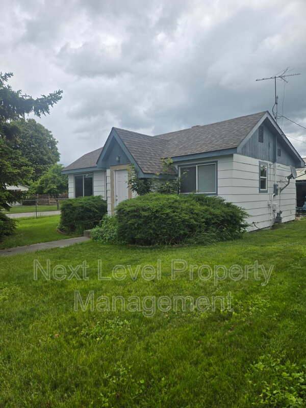 House for rent at 1003 6th Ave W, Kalispell, MT 59901