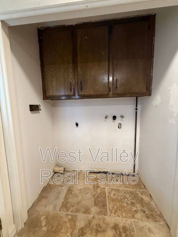 Condo for rent at 553 Front St, Taft, CA 93268