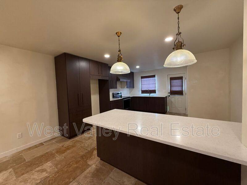 Condo for rent at 553 Front St, Taft, CA 93268
