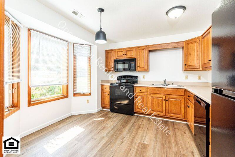 Apartment for rent at 1525 Flagstone Dr, Fort Wayne, IN 46815