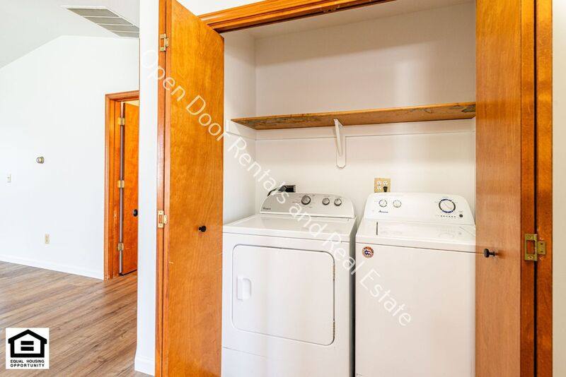 Apartment for rent at 1525 Flagstone Dr, Fort Wayne, IN 46815