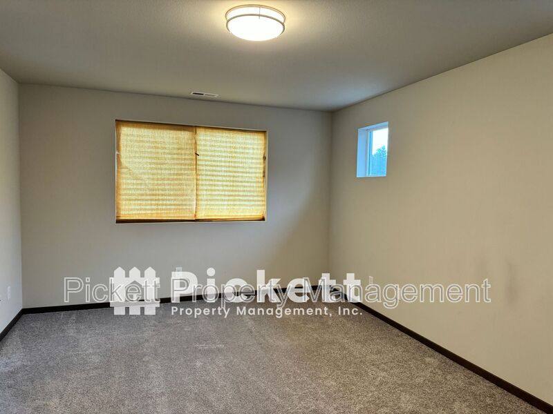House for rent at 5146 Granger St, Bremerton, WA 98312
