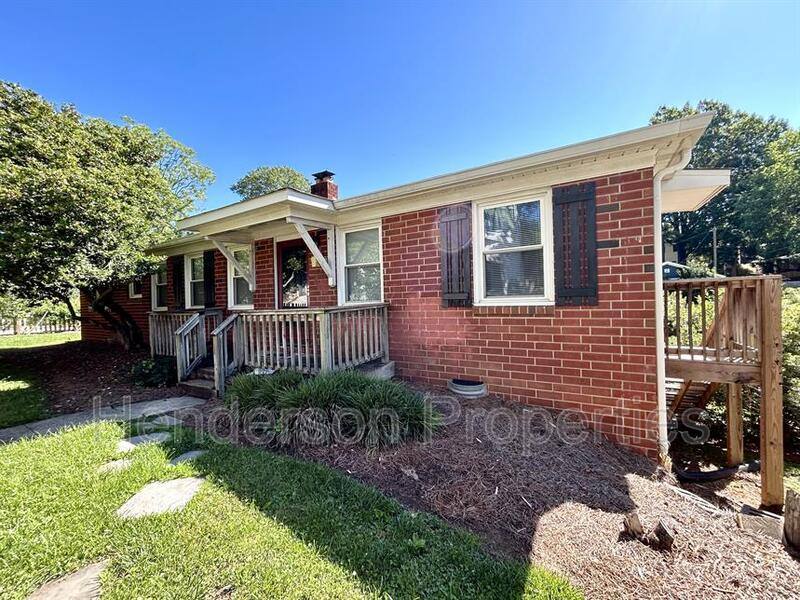 Apartment for rent at 1526 Landis Ave, Charlotte, NC 28205