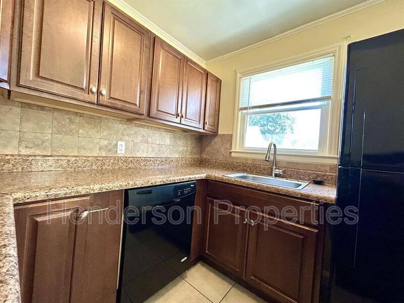 Apartment for rent at 1526 Landis Ave, Charlotte, NC 28205