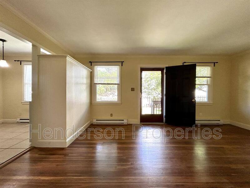 Apartment for rent at 1526 Landis Ave, Charlotte, NC 28205