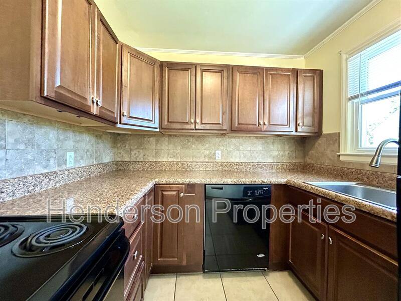 Apartment for rent at 1526 Landis Ave, Charlotte, NC 28205