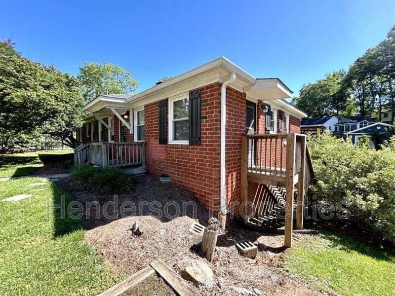 Apartment for rent at 1526 Landis Ave, Charlotte, NC 28205