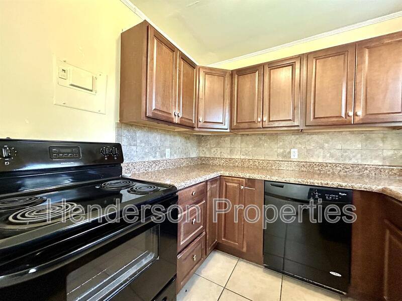 Apartment for rent at 1526 Landis Ave, Charlotte, NC 28205