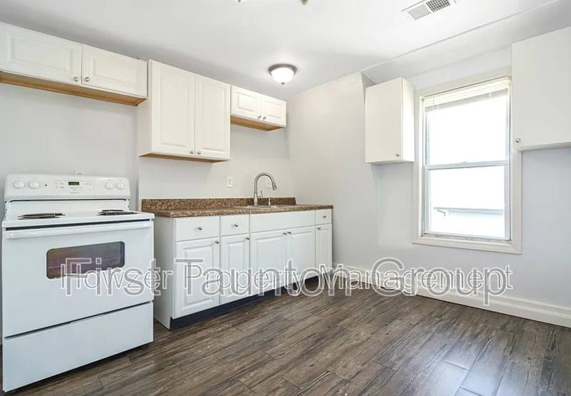 Apartment for rent at 458 Weir St #5, Taunton, MA 02780