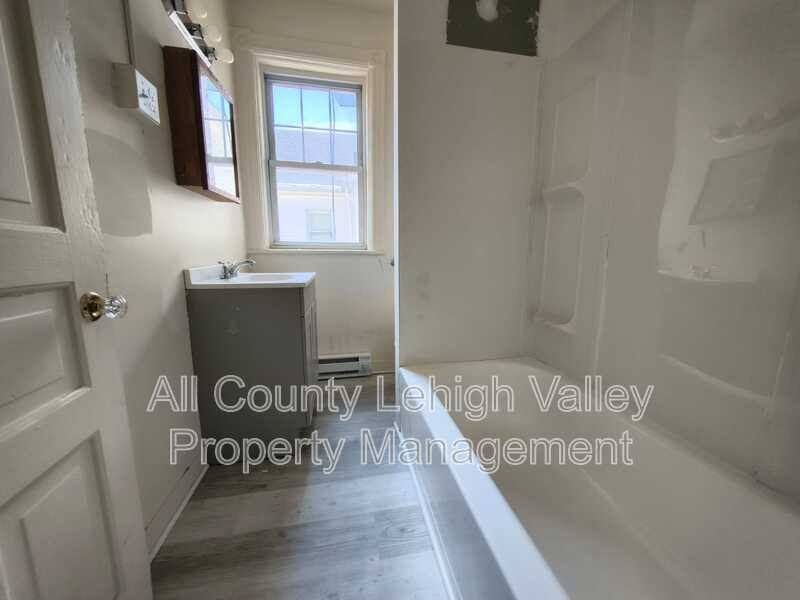 Apartment for rent at 427 W Berwick, Easton, PA 18042