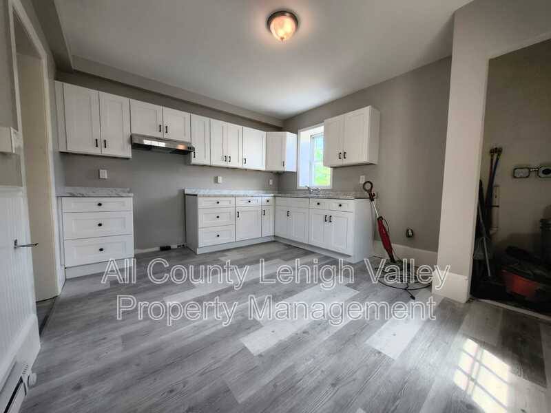 Apartment for rent at 427 W Berwick, Easton, PA 18042