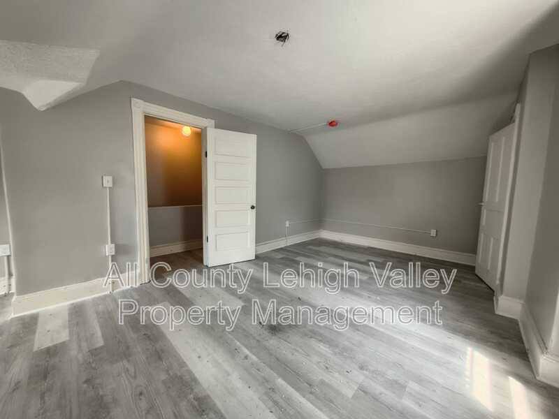 Apartment for rent at 427 W Berwick, Easton, PA 18042