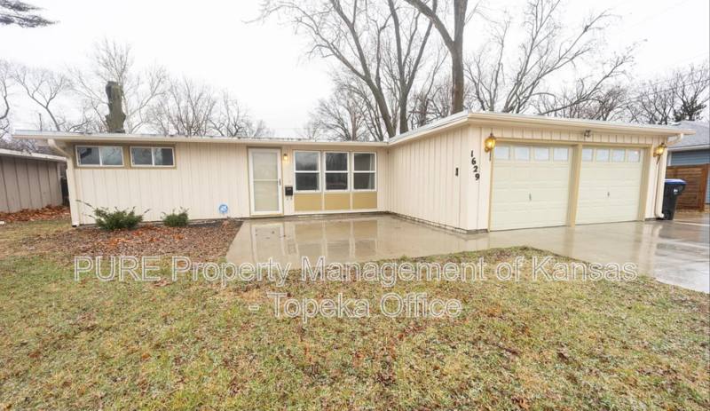 House for rent at 1629 SW 24th St, Topeka, KS 66611