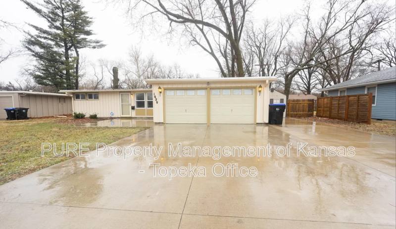 House for rent at 1629 SW 24th St, Topeka, KS 66611