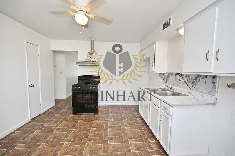 Apartment for rent at 2303 S Poppy Ave #101, Fresno, CA 93706