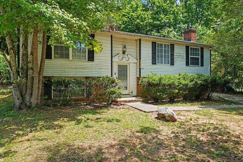 House for rent at 6201 Turtle Neck Lane, Charlotte, NC 28227
