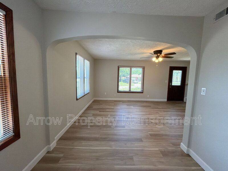 House for rent at 5121 Pioneers Blvd, Lincoln, NE 68506