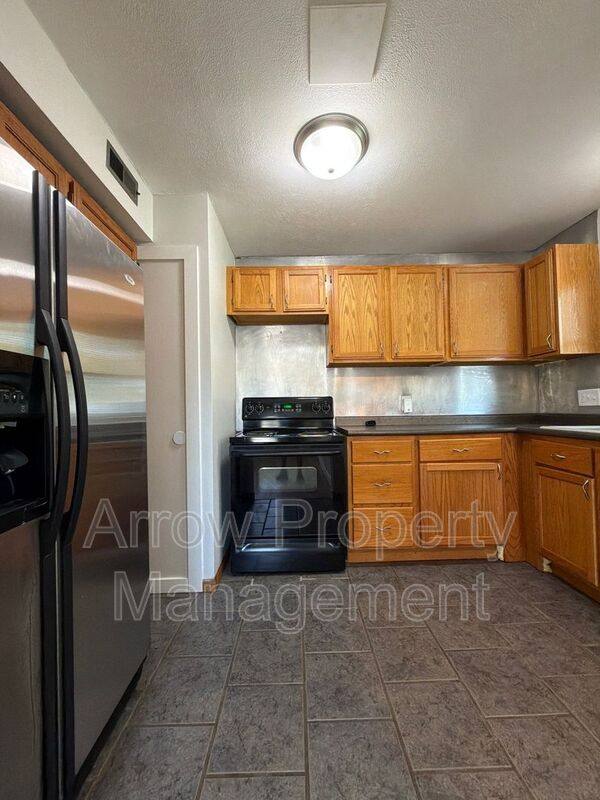 House for rent at 5121 Pioneers Blvd, Lincoln, NE 68506