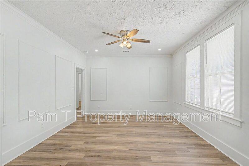 Apartment for rent at 613 W 39th St #B Upstairs, Savannah, GA 31415