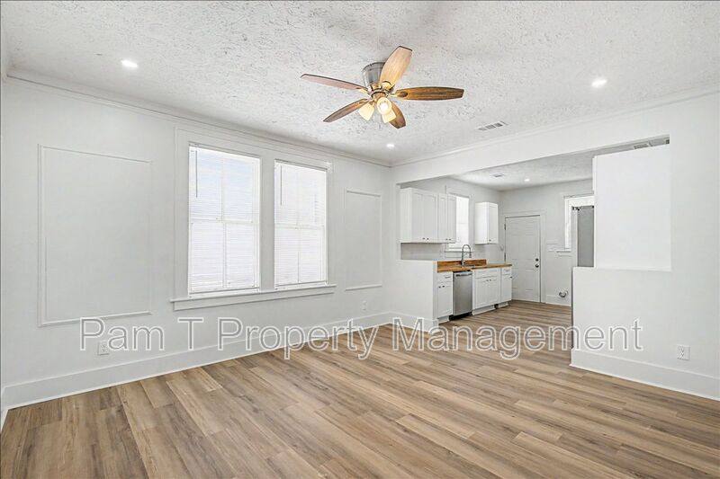 Apartment for rent at 613 W 39th St #B Upstairs, Savannah, GA 31415